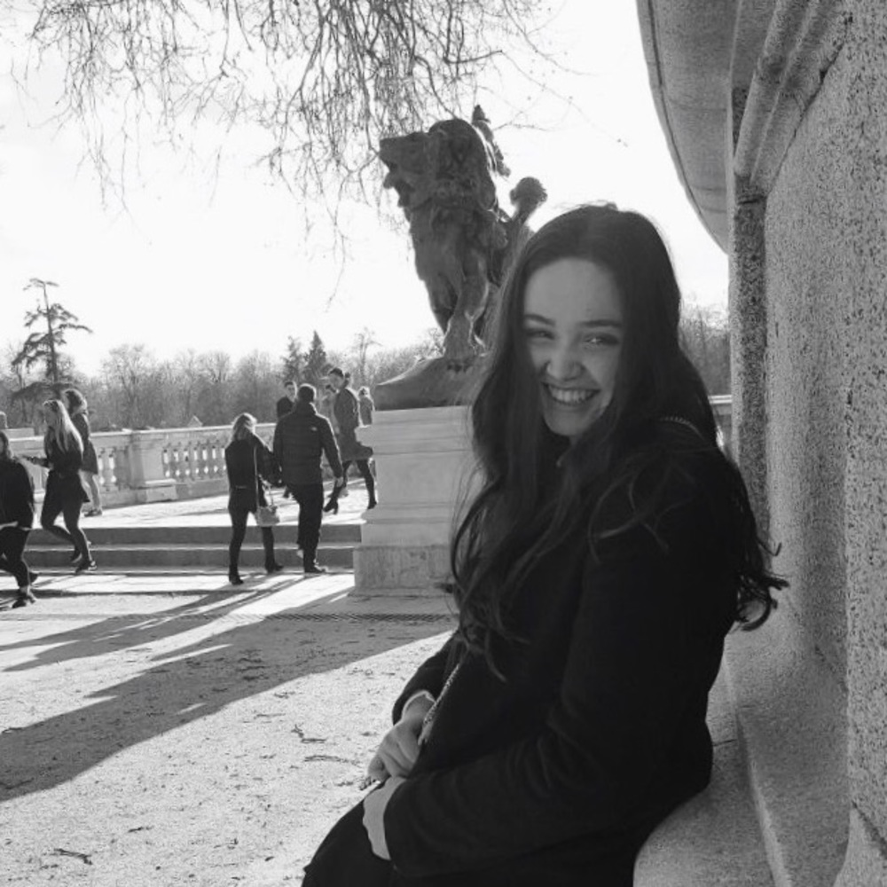 Meet your Posher, Daniella